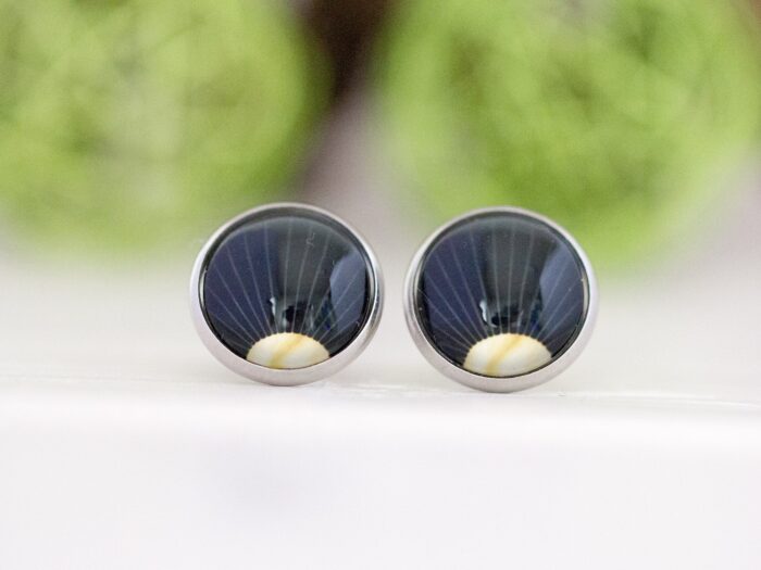 Cabochon Ohrstecker in schwarz beige Sonnenaufgang