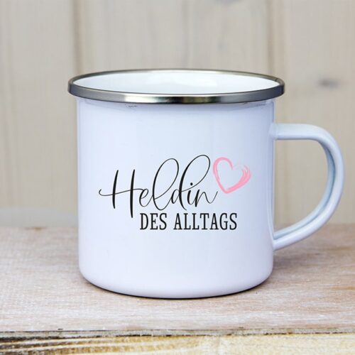 Emaille_Tasse_Heldin_des_alltages