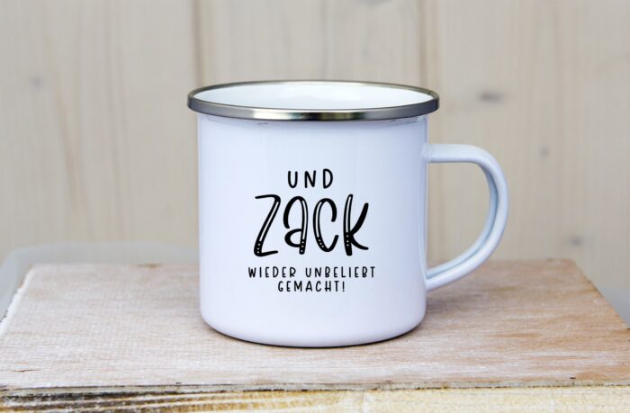 Emaille_Tasse_und_zack