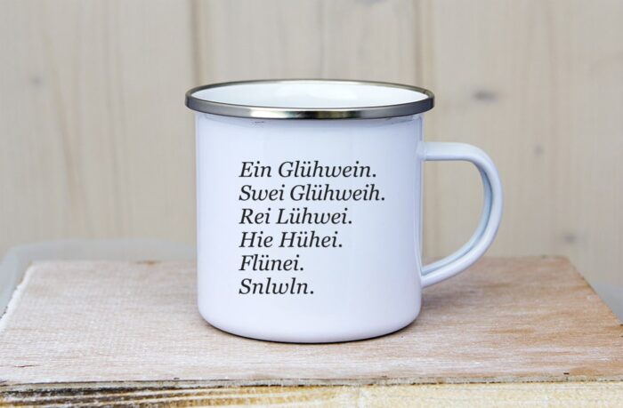 Emaille Tasse Gluehwein links