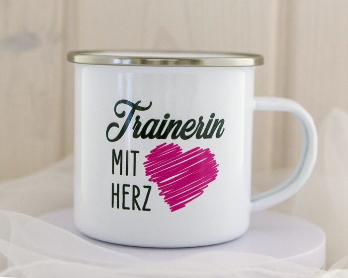 Emaille Tasse_Trainerin_mit_Herz